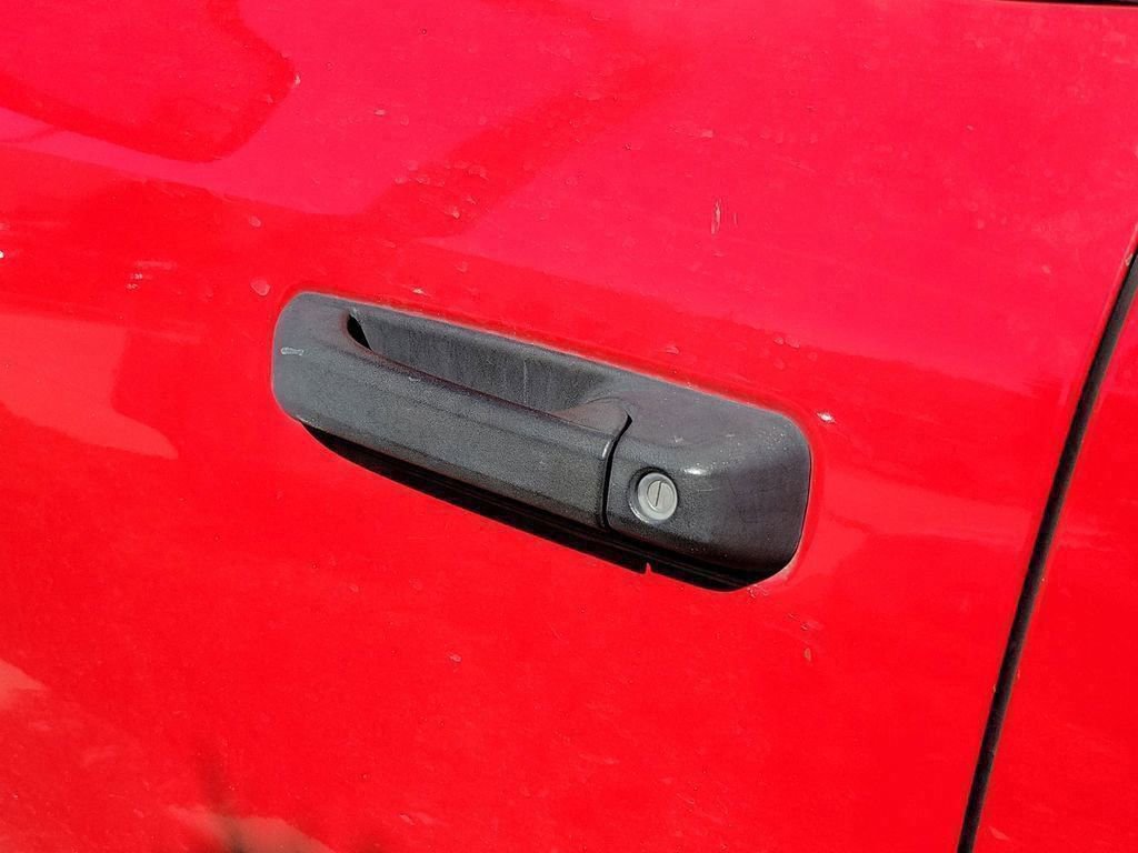 Used 2014 RAM 1500 Express image 10