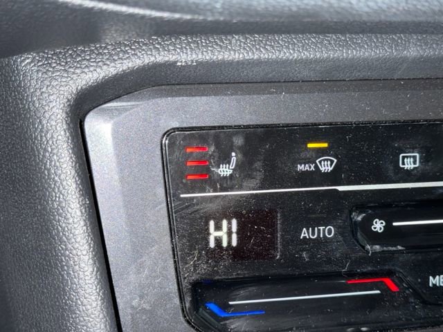 Used 2023 Volkswagen Tiguan SE w/ Panoramic Sunroof Package image 30