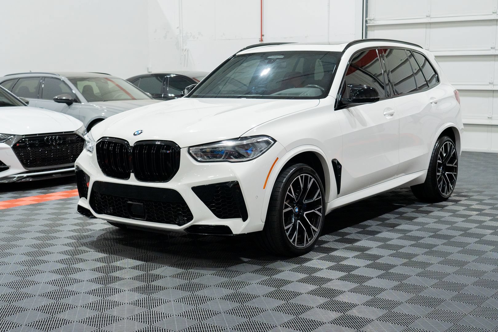 Used 2021 BMW X5 M w/ Competition Package AWD/4WD image 3