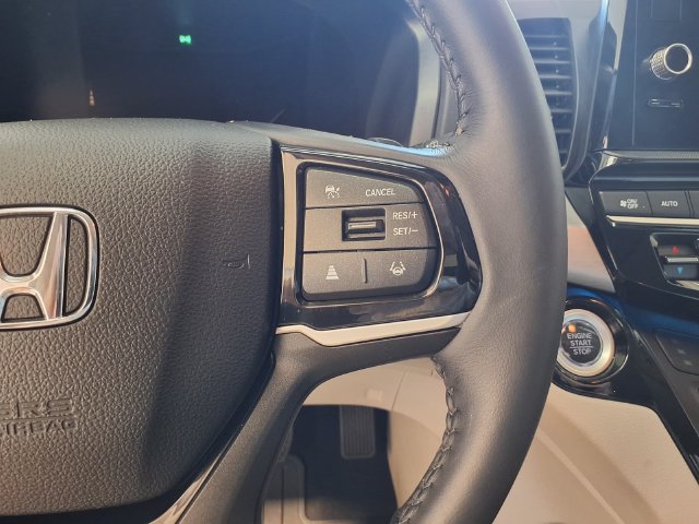 Certified 2025 Honda Odyssey Touring image 9
