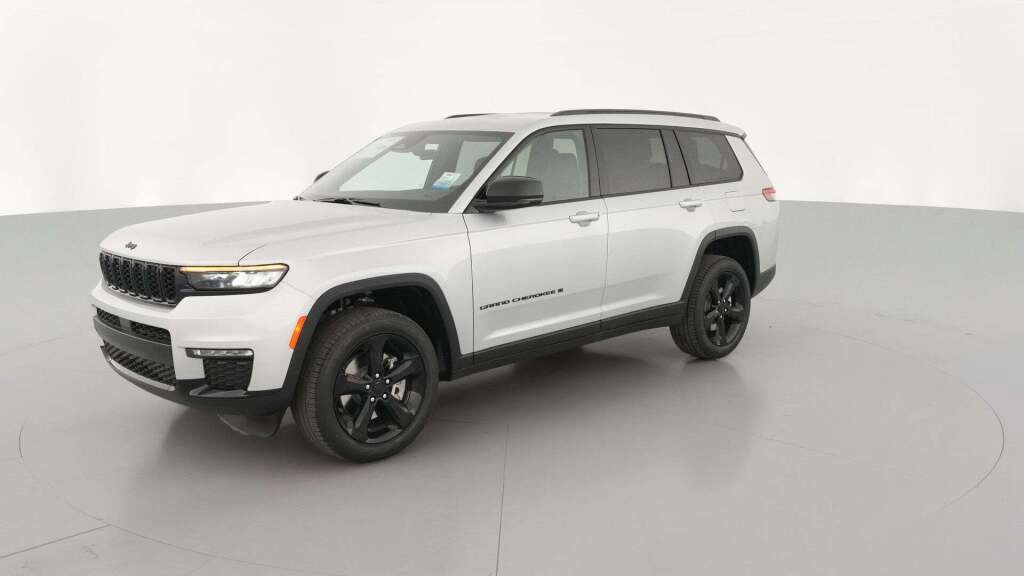 New 2025 Jeep Grand Cherokee L Limited w/ Black Appearance Package image 1