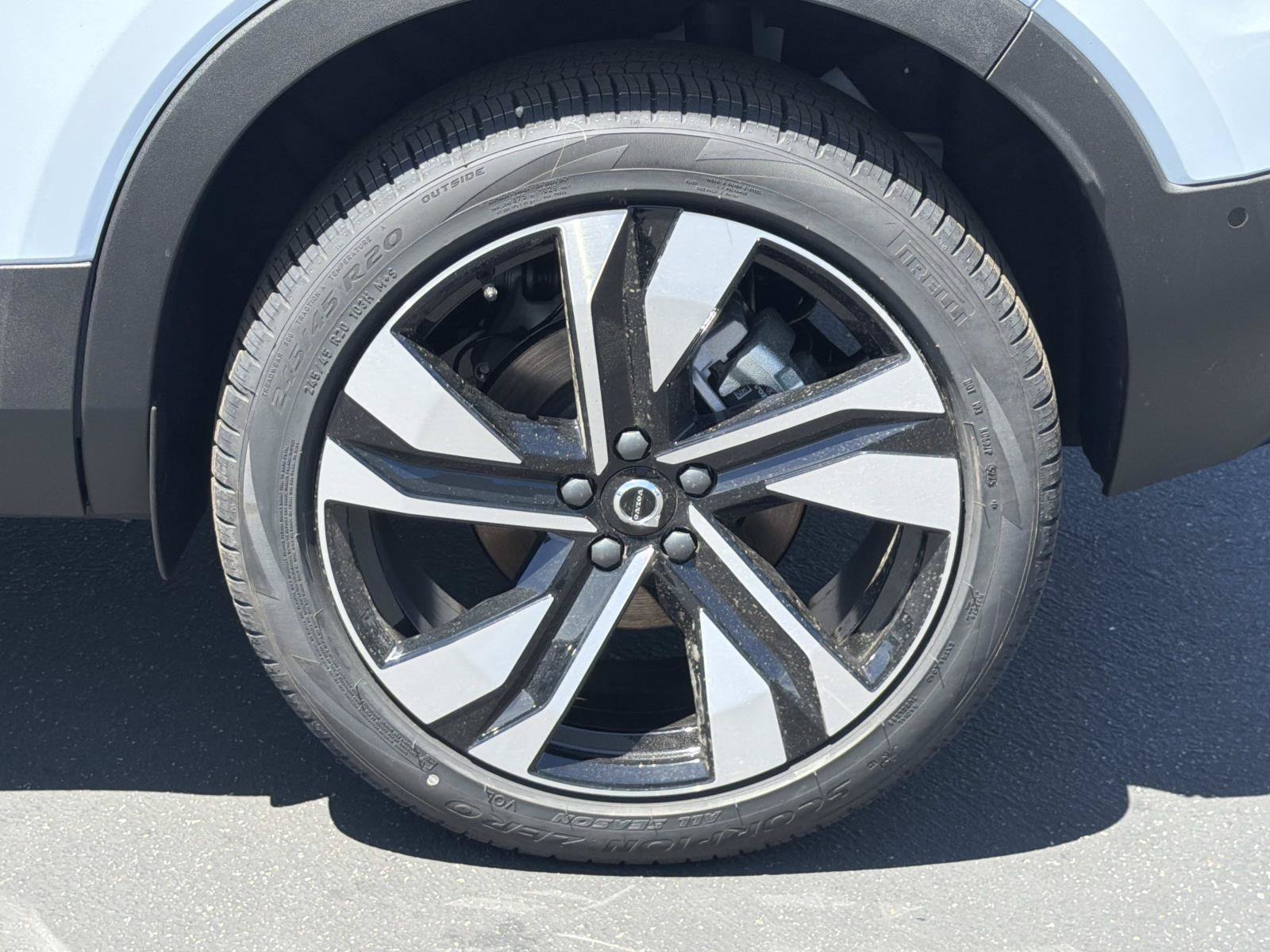 New 2026 Volvo XC40 B5 Ultra AWD/4WD image 23