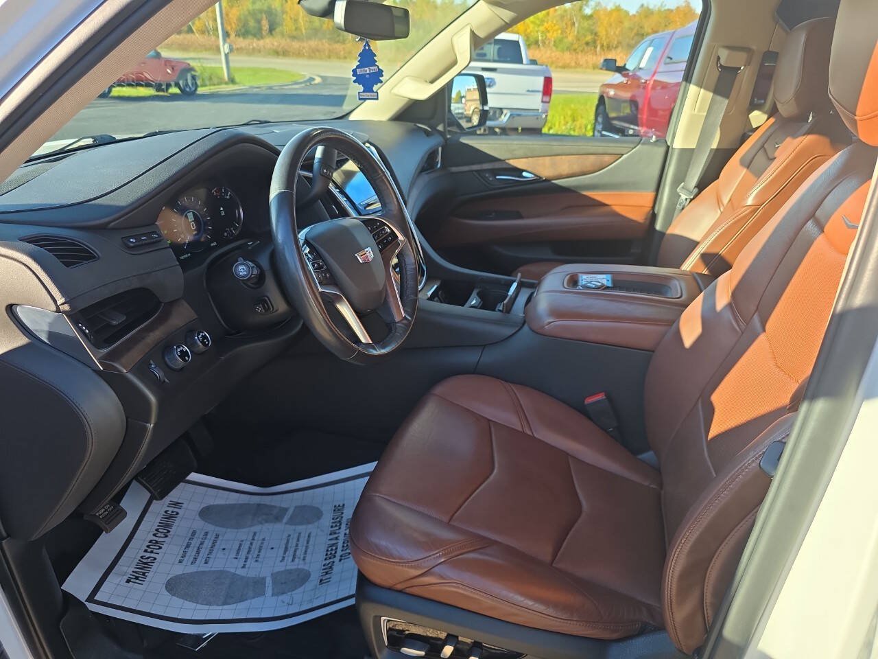 Used 2020 Cadillac Escalade ESV Luxury AWD/4WD image 10