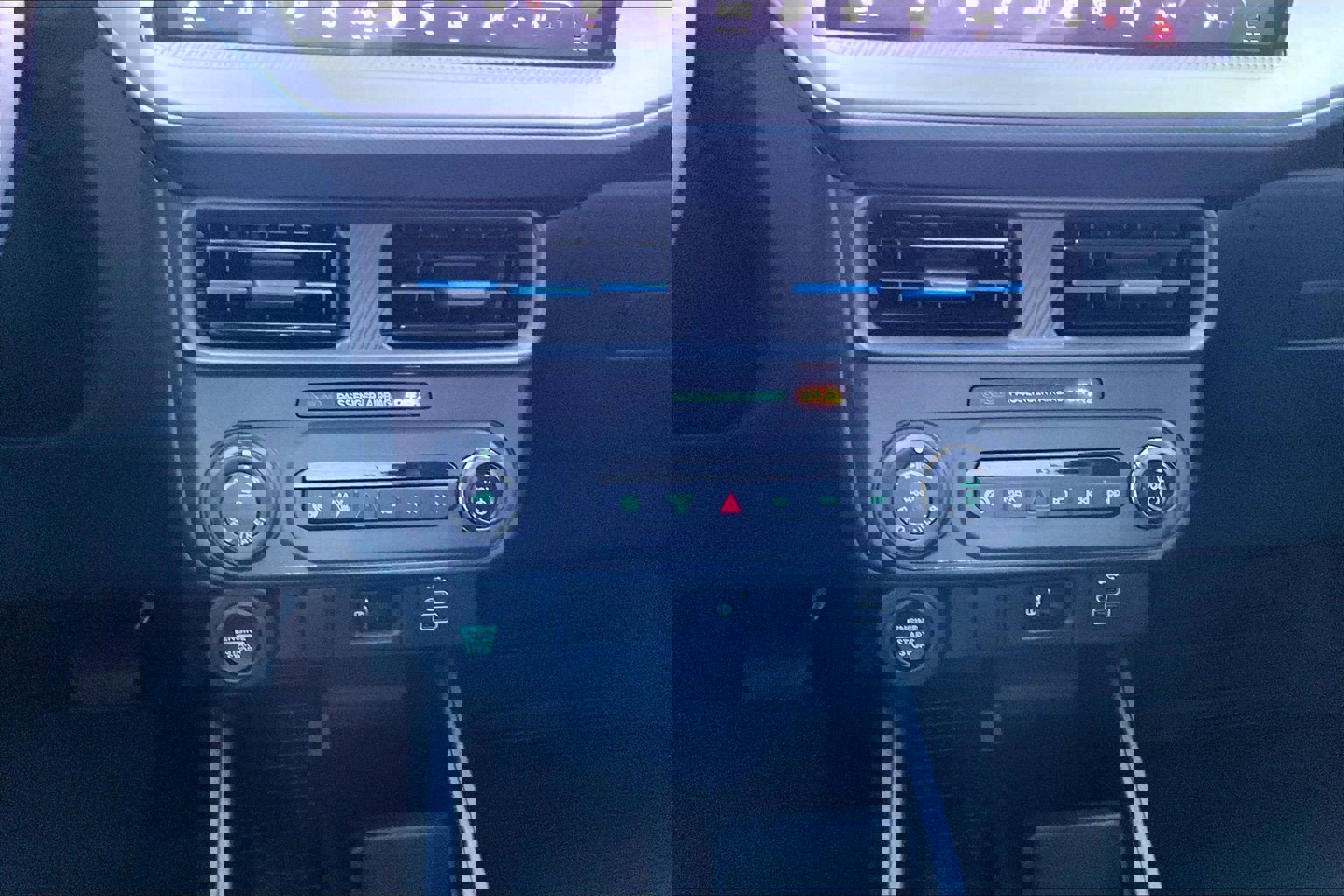 Used 2025 Ford Maverick Lobo AWD/4WD image 16