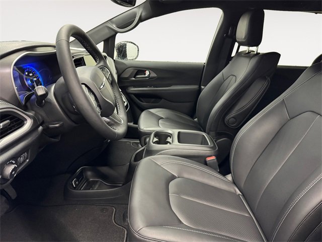 New 2026 Chrysler Pacifica Select image 7