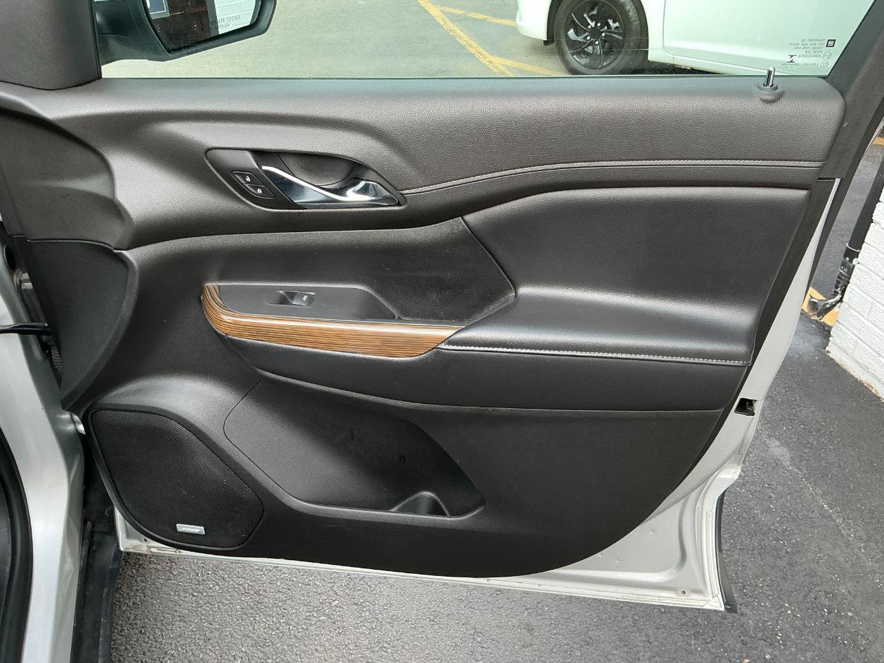 Used 2019 GMC Acadia SLE w/ LPO, Floor Liner Package FWD image 24