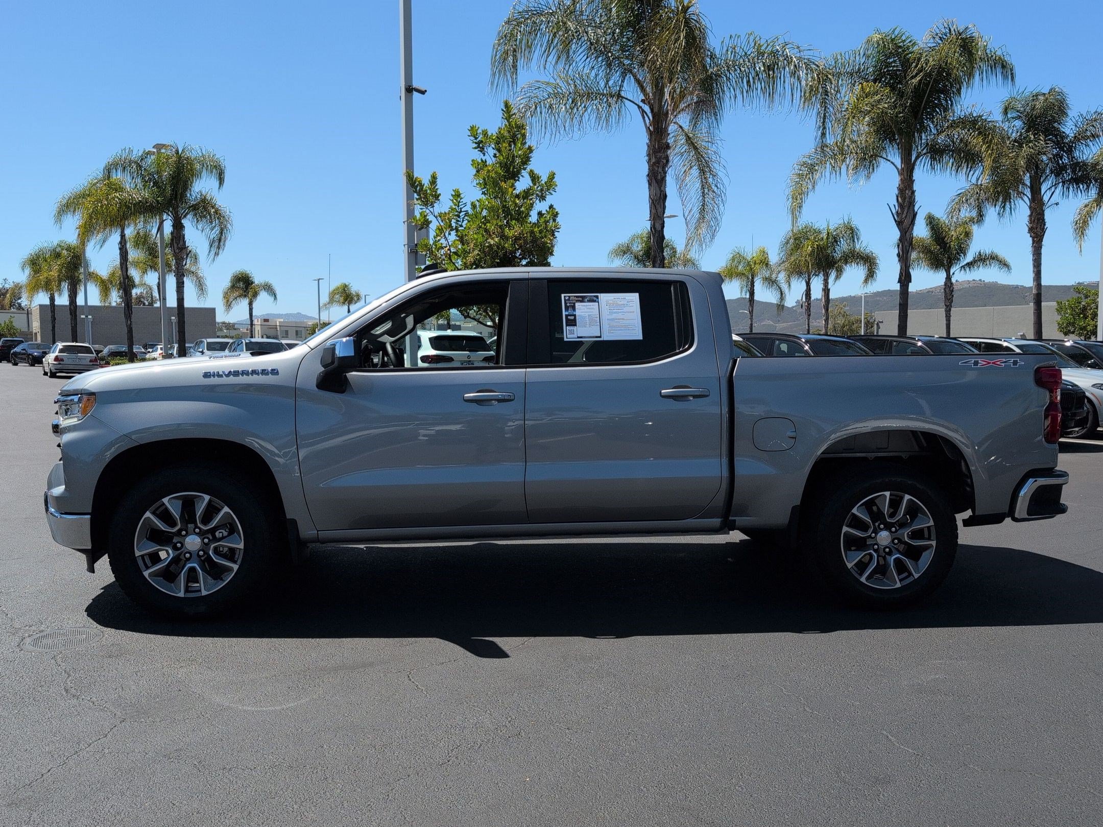 Used 2024 Chevrolet Silverado 1500 LT AWD/4WD image 7