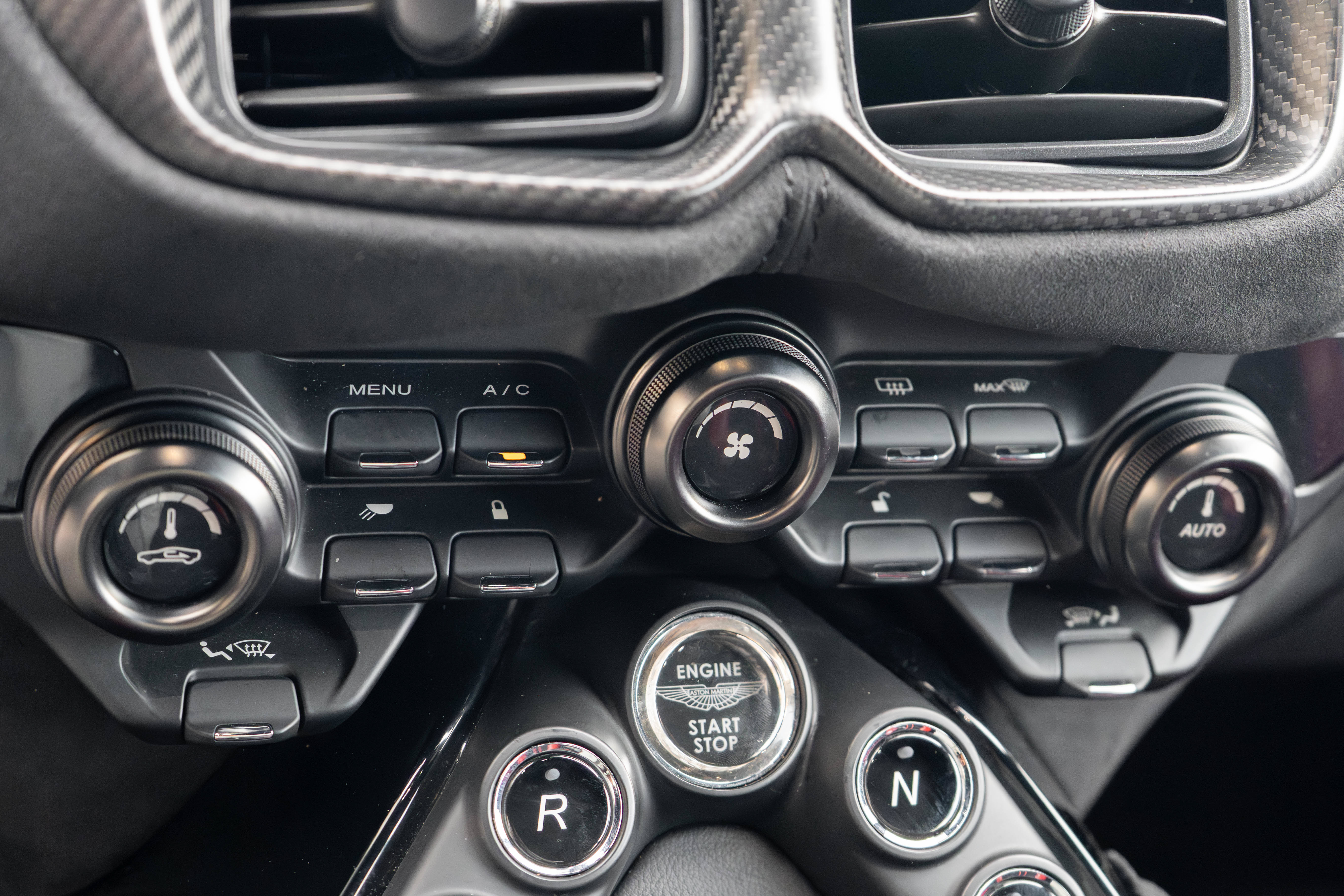 Used 2020 Aston Martin V8 Vantage Coupe RWD image 22