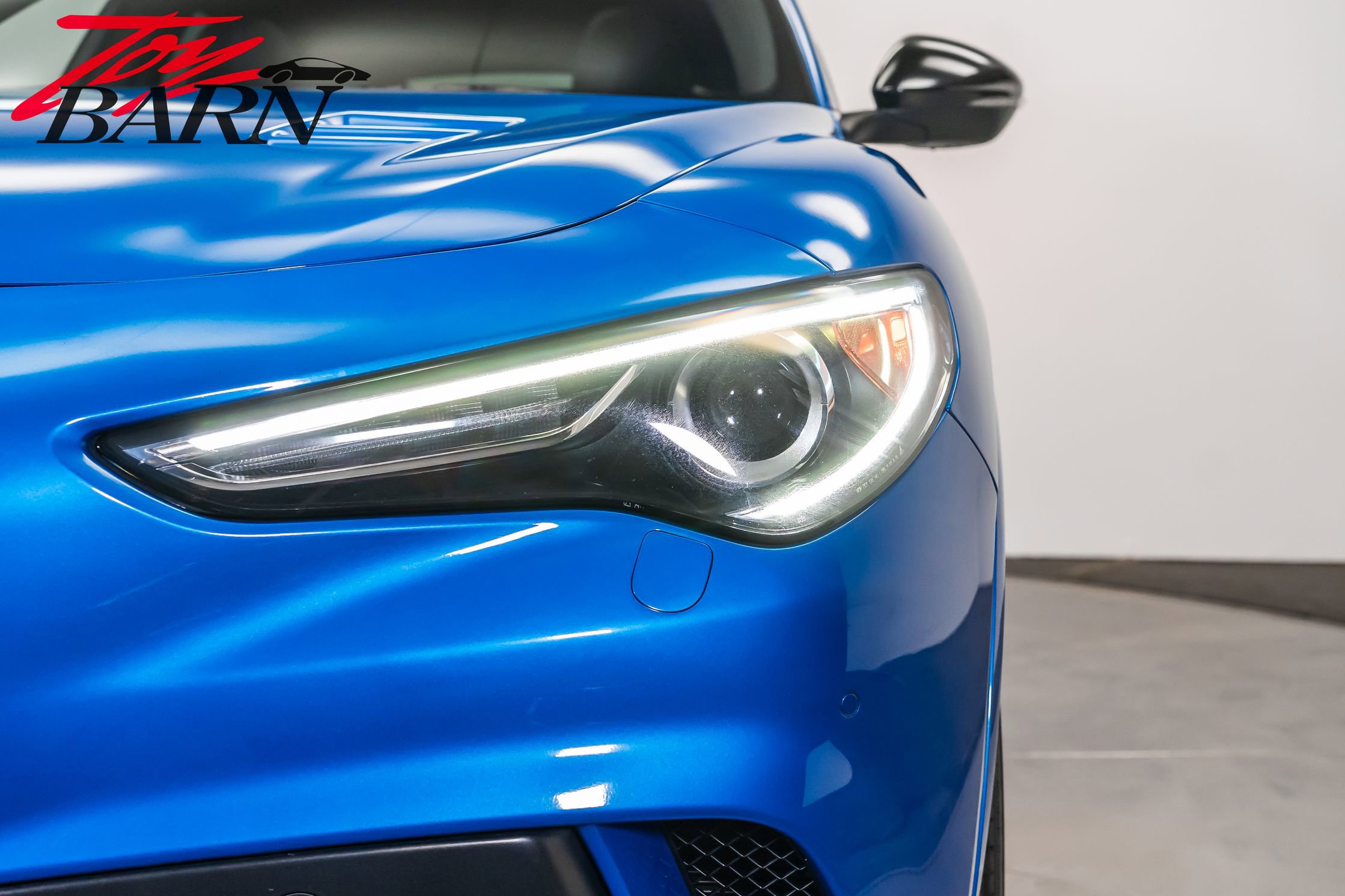 Used 2022 Alfa Romeo Stelvio Quadrifoglio image 10