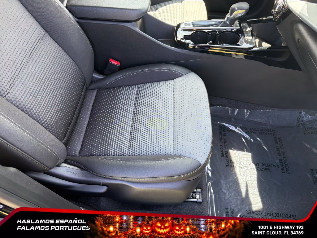 Used 2025 Chevrolet Trax LT w/ Driver Confidence Package FWD image 30
