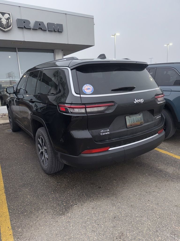 Used 2023 Jeep Grand Cherokee L Limited image 3