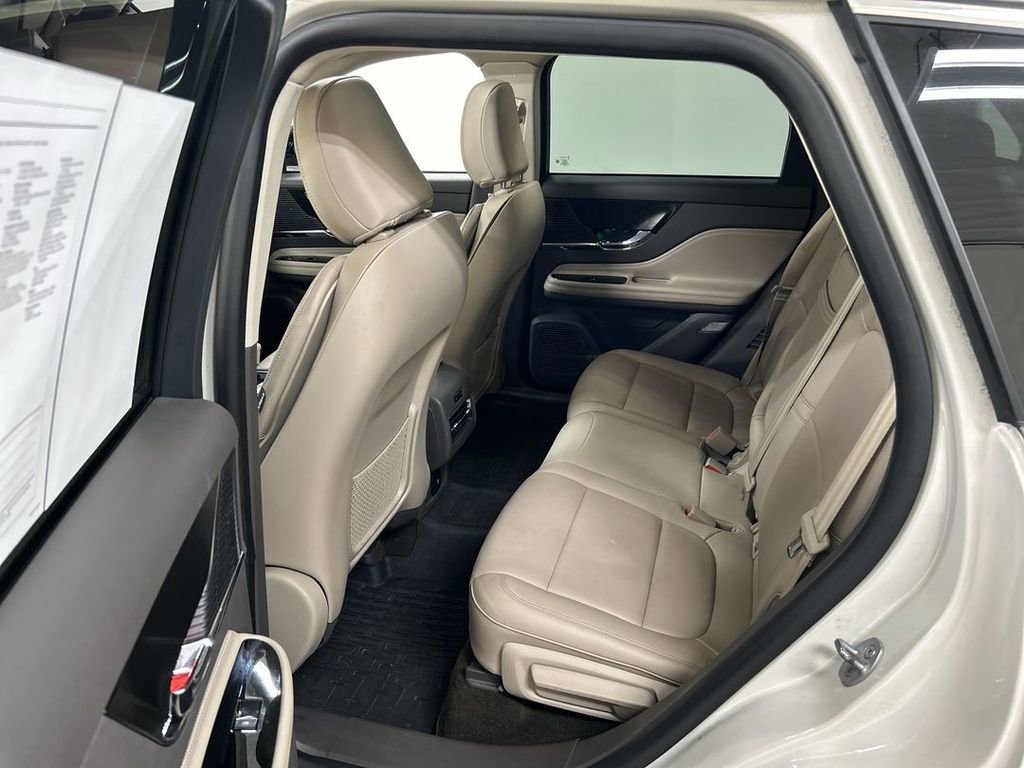 Used 2022 Lincoln Corsair Standard w/ Premium Package image 21