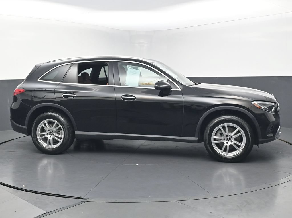 Used 2023 Mercedes-Benz GLC 300 4MATIC w/ Exclusive Trim Package image 6