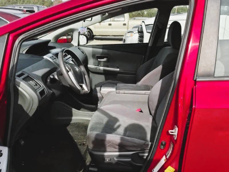 Used 2013 Toyota Prius V Two image 6