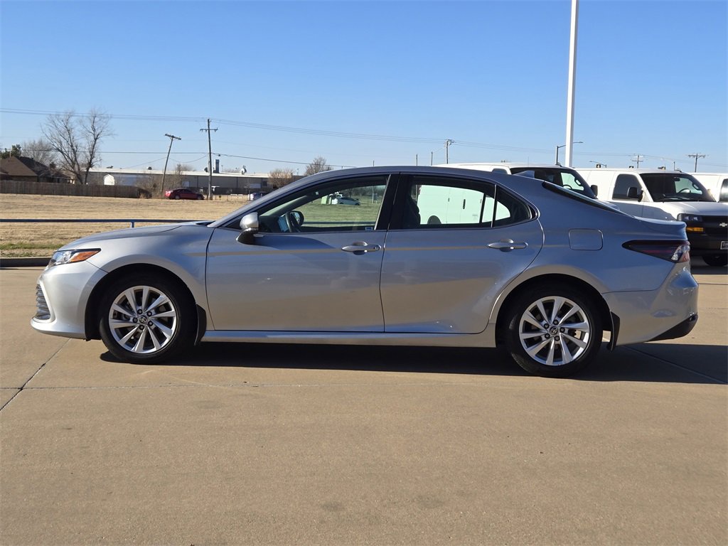 Used 2024 Toyota Camry LE image 4