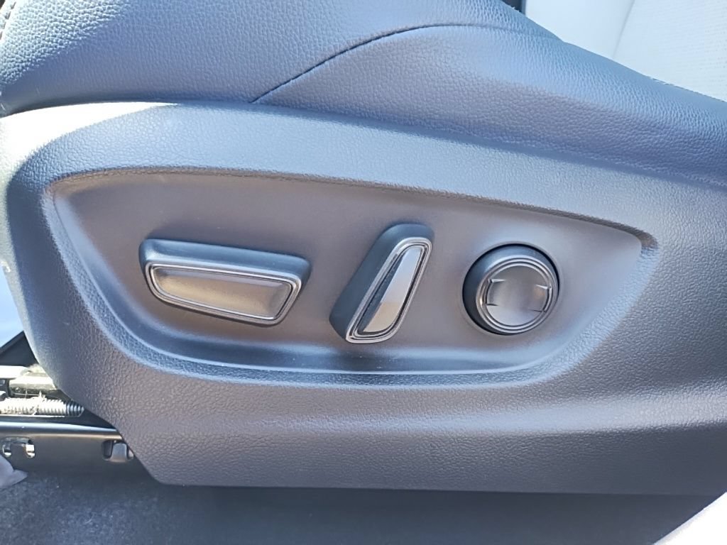 Certified 2023 Subaru Solterra AWD image 23