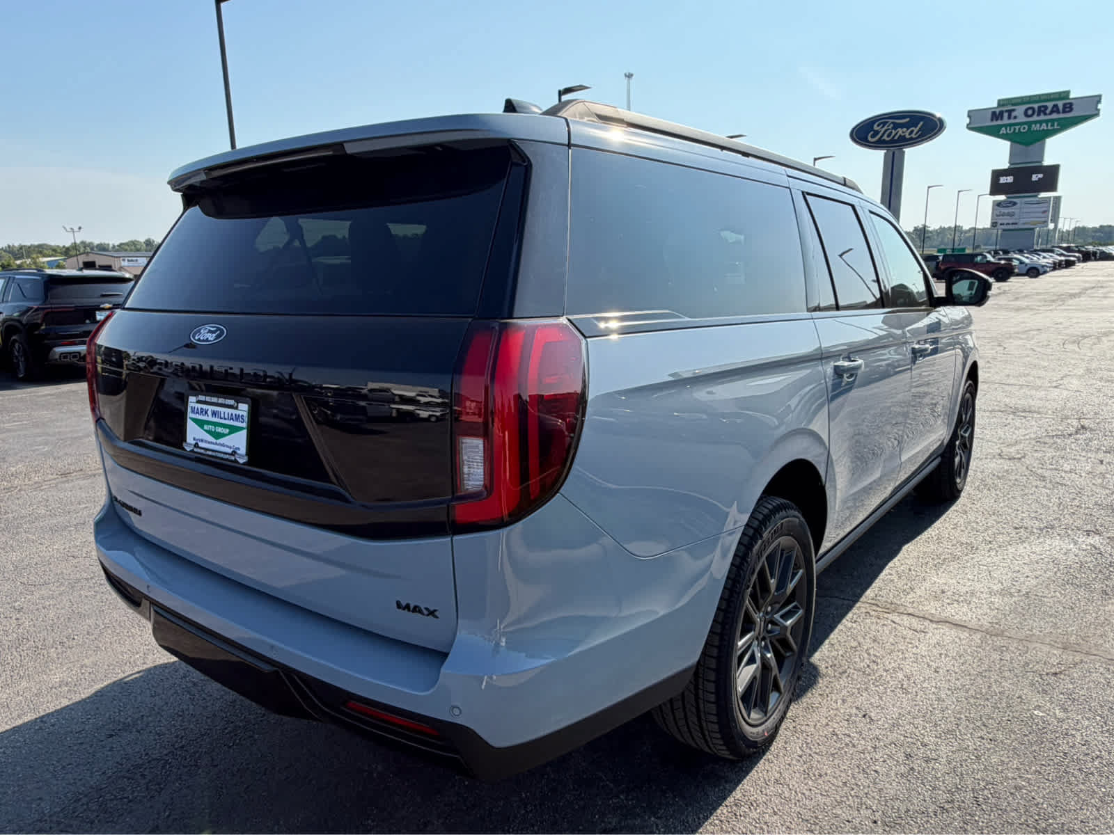 New 2027 Ford Expedition Max Platinum w/ Stealth Appearance Package AWD/4WD image 3