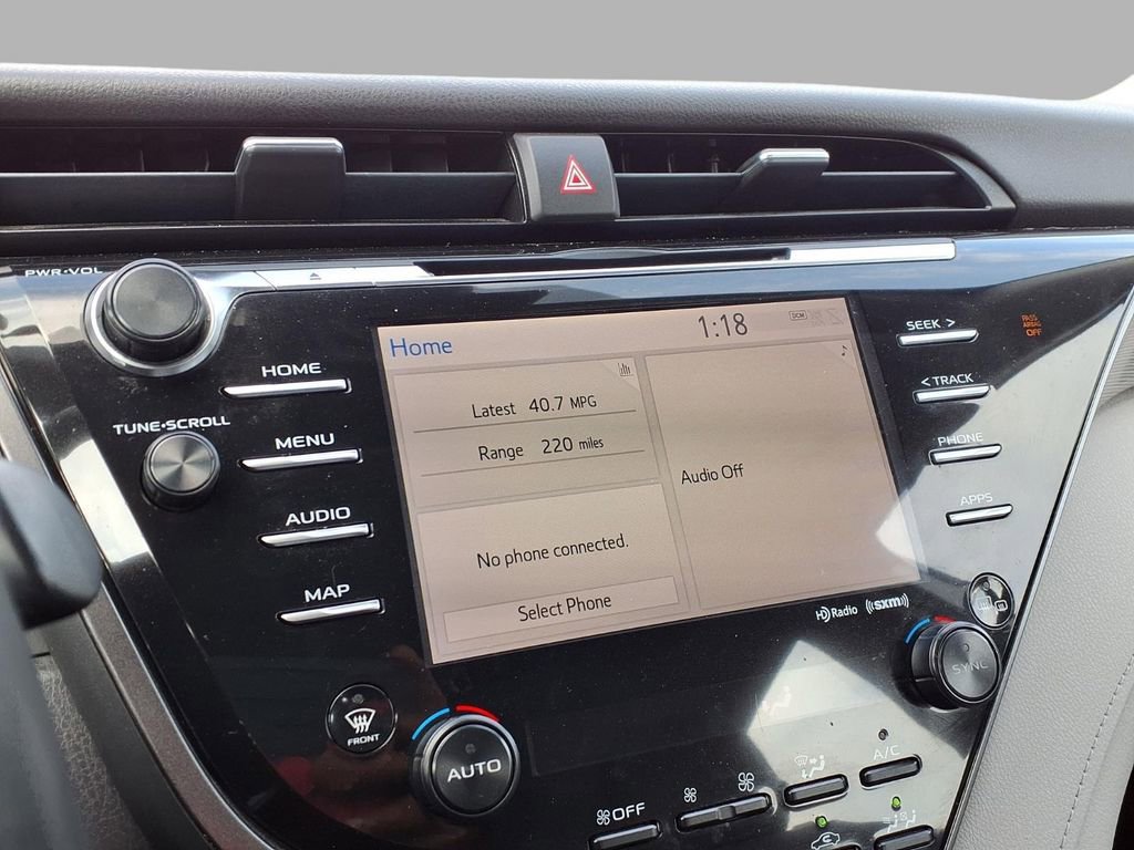 Used 2019 Toyota Camry SE w/ Sunroof Package image 9