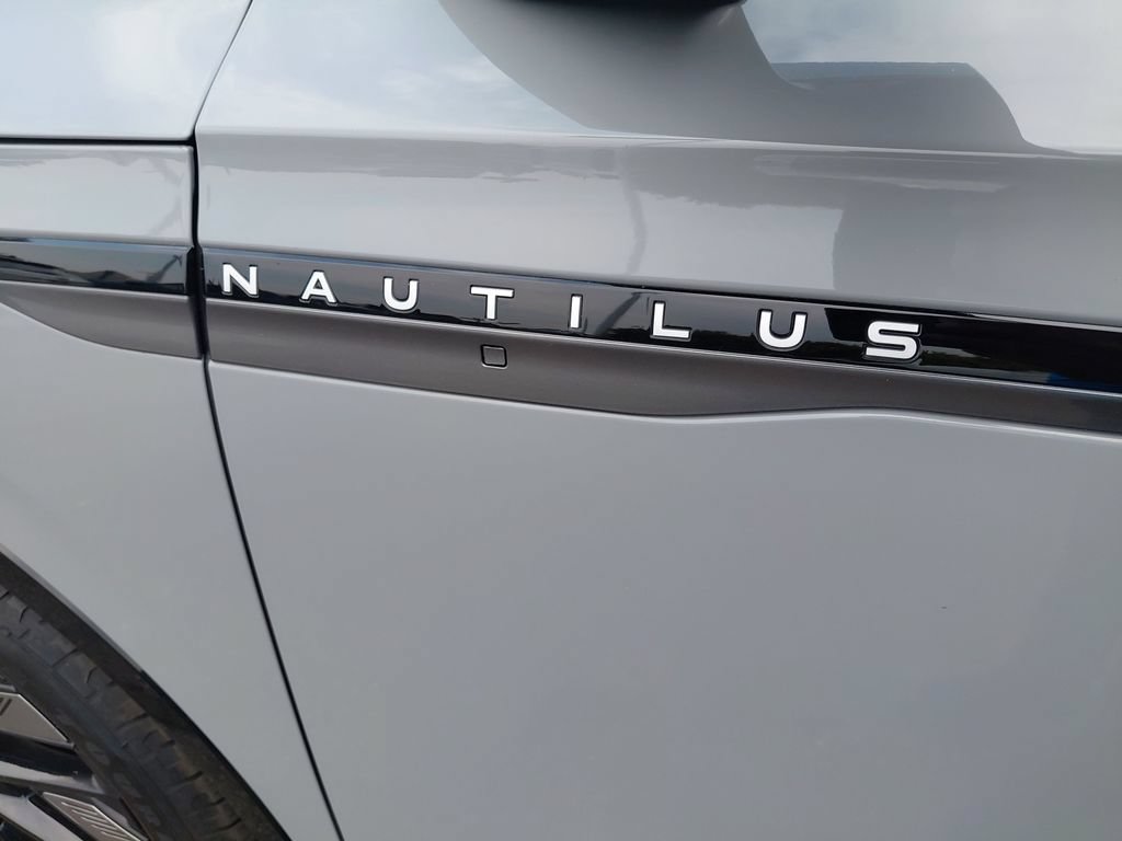 New 2026 Lincoln Nautilus Reserve w/ Jet Appearance Package AWD/4WD image 5