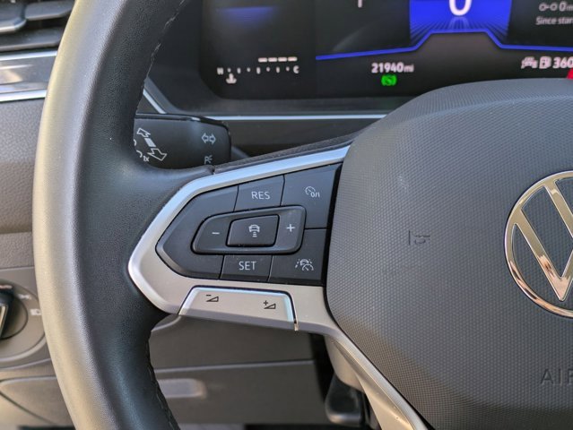Used 2024 Volkswagen Tiguan SE image 13