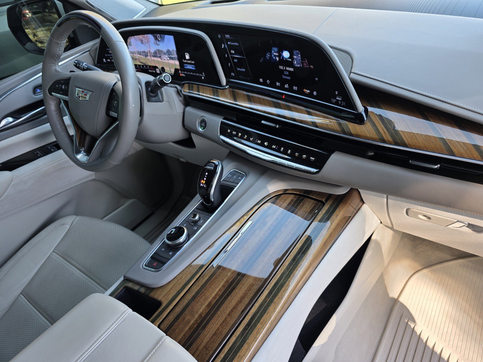 Used 2022 Cadillac Escalade Sport Platinum RWD image 28