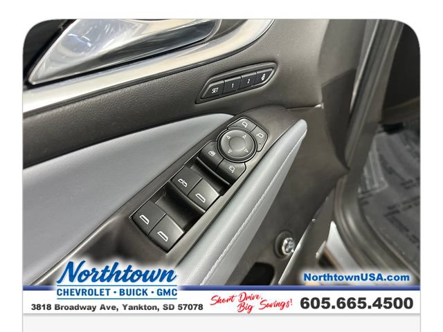 Used 2020 Buick Enclave Premium w/ Surround and Sites Package AWD/4WD image 11