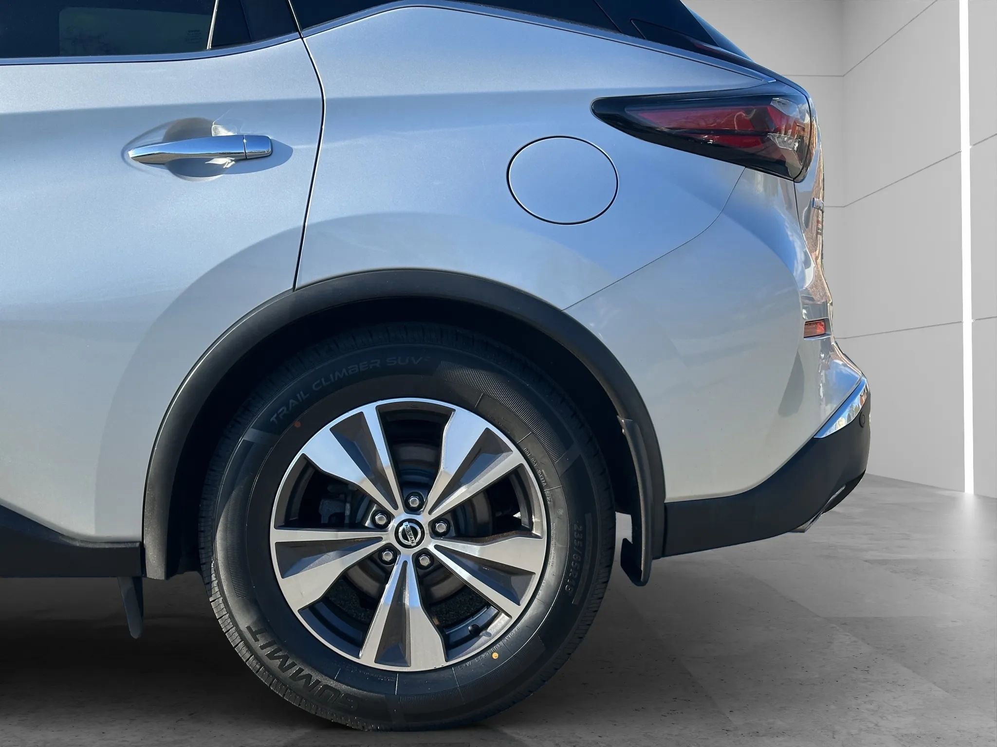 Used 2020 Nissan Murano SV w/ Premium Package image 22