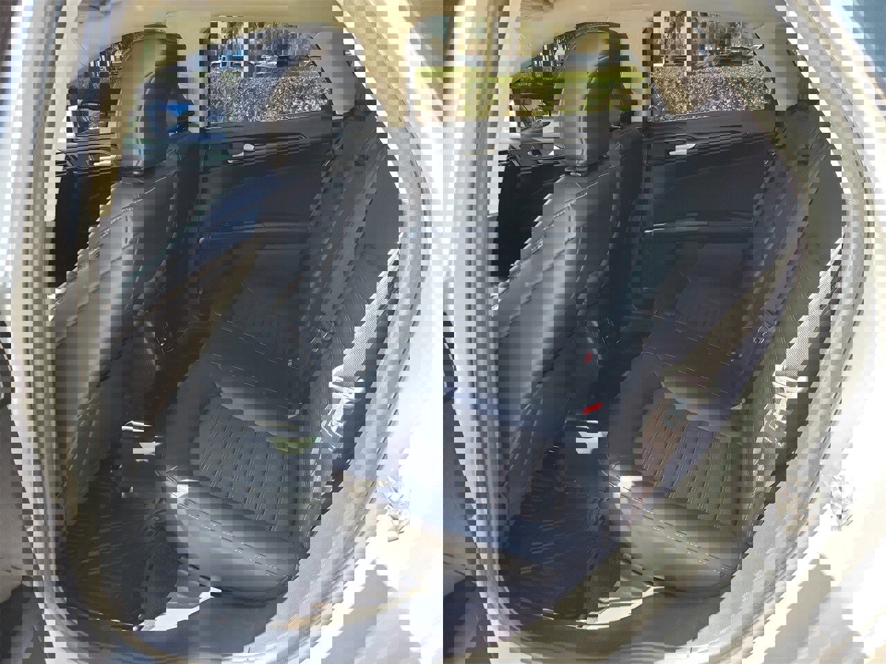 Used 2018 Ford Fusion SE w/ Equipment Group 201A image 9