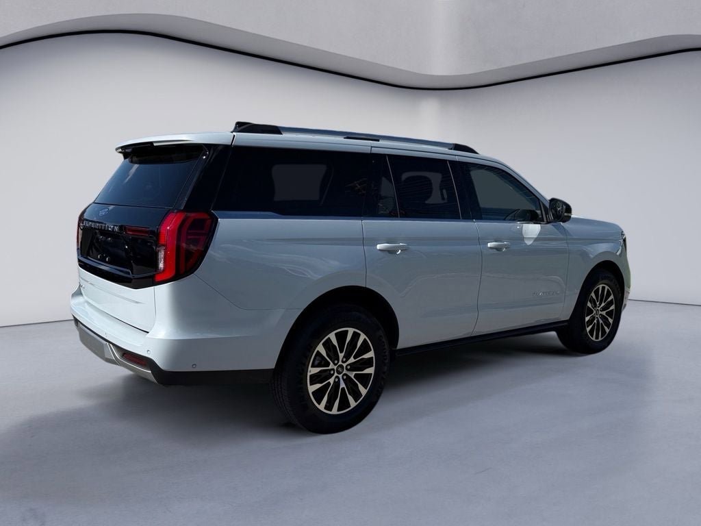 Used 2025 Ford Expedition Platinum image 5