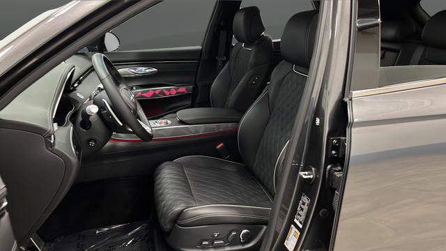 Used 2024 Genesis GV70 3.5T Sport w/ Sport Advanced Package image 9
