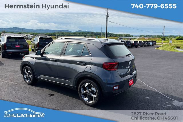 Used 2024 Hyundai Venue SEL FWD image 5