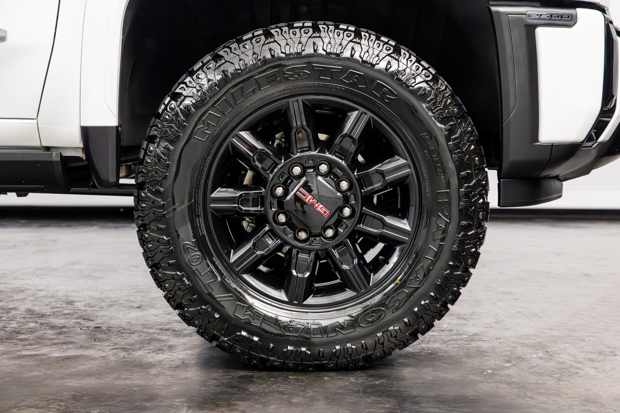 Used 2025 GMC Sierra 2500 AT4 w/ AT4 Premium Plus Package AWD/4WD image 26