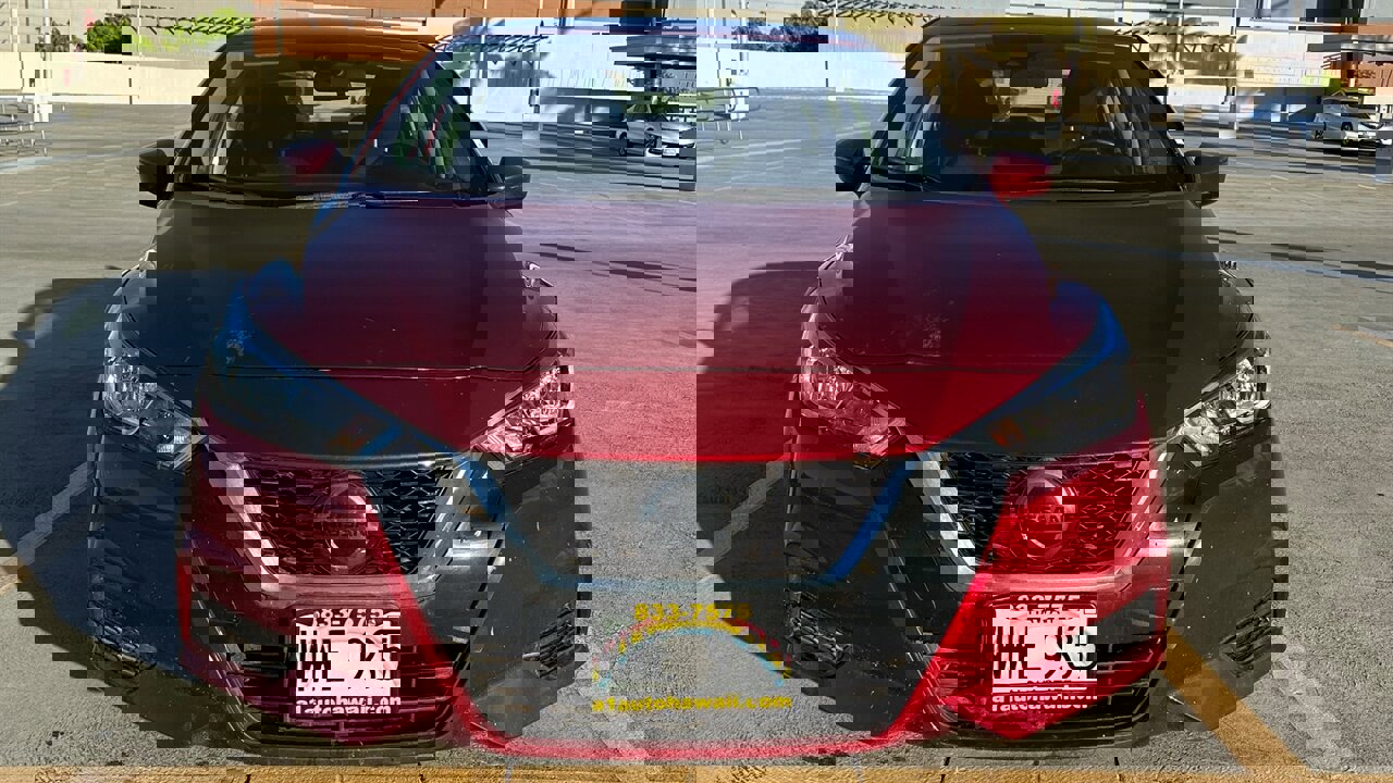 Used 2020 Nissan Versa SV image 4