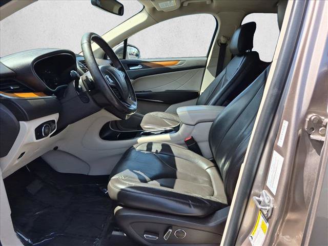Used 2018 Lincoln MKC Select w/ Select Plus Package FWD image 16