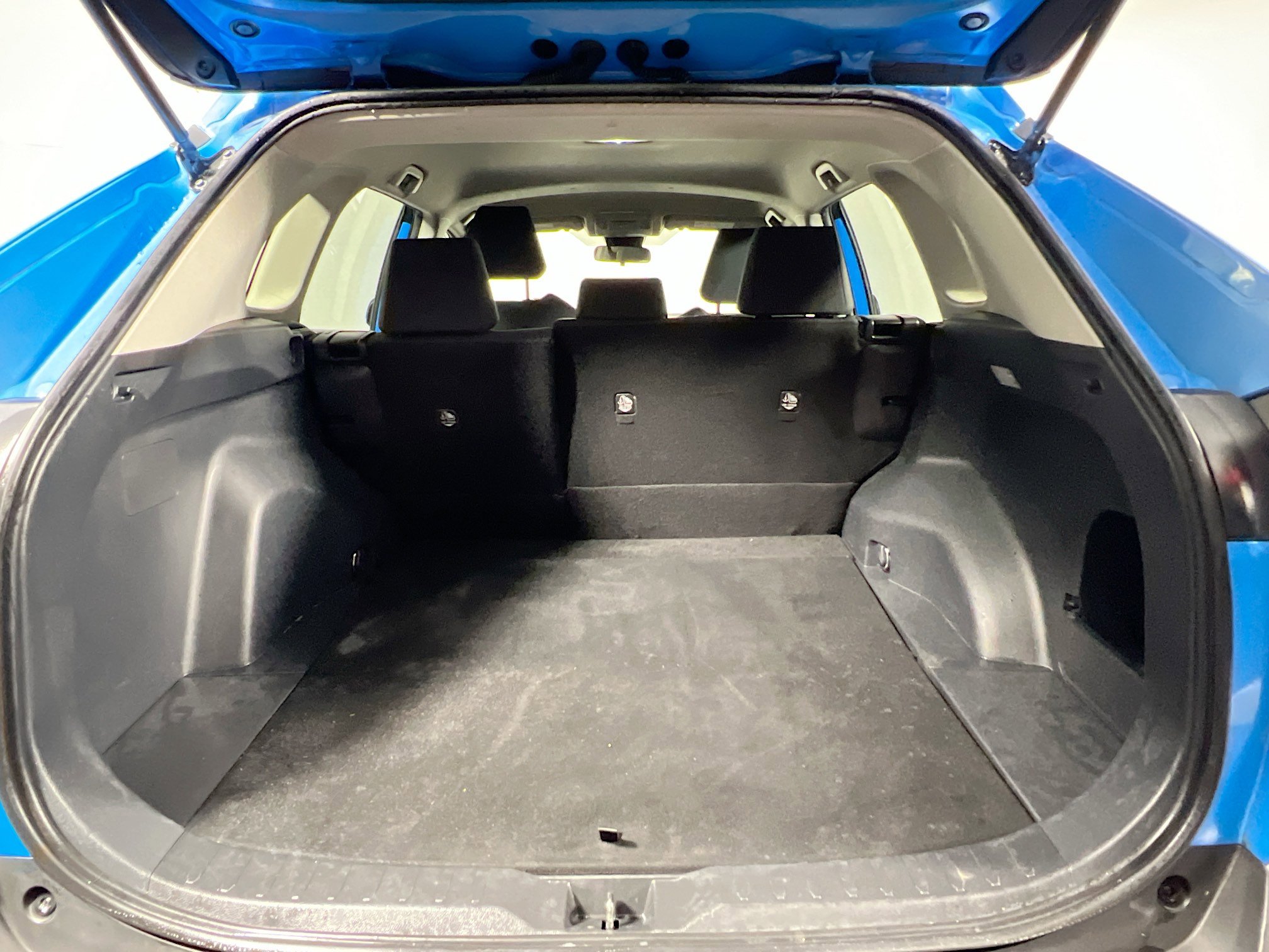 Used 2020 Toyota RAV4 LE image 33