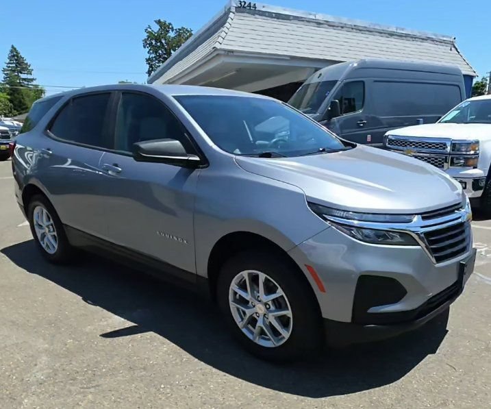 Used 2023 Chevrolet Equinox LS w/ LS Convenience Package AWD/4WD image 21
