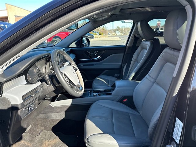 Used 2022 Lincoln Corsair Standard w/ Premium Package image 9