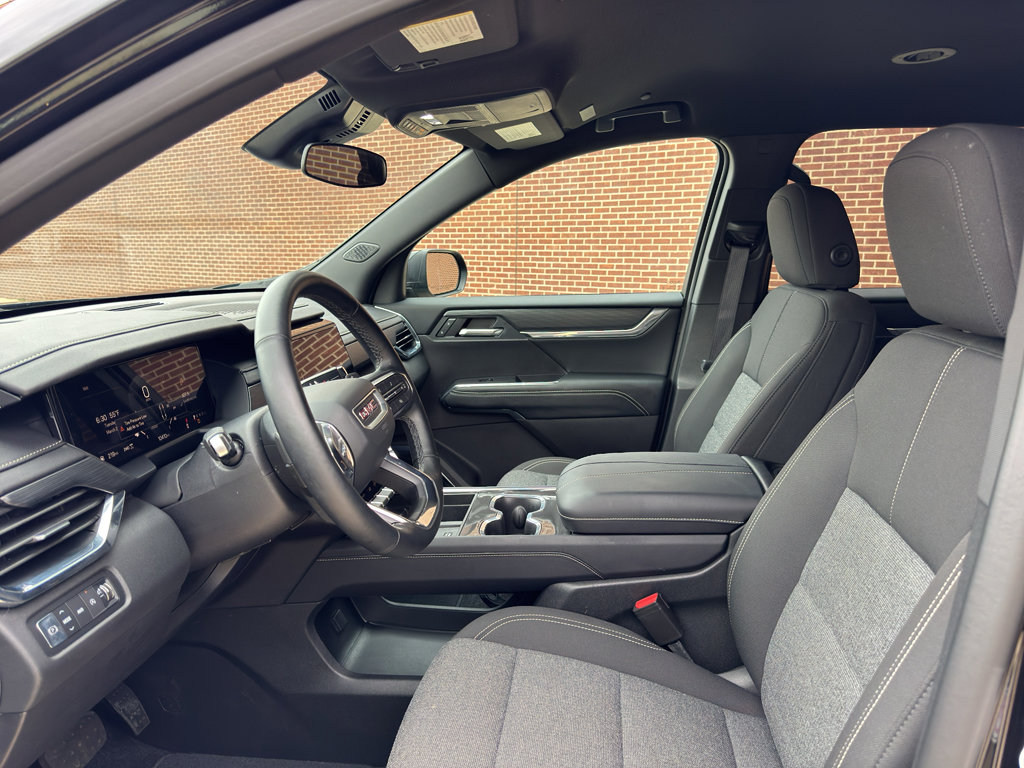 Used 2025 GMC Acadia Elevation image 11