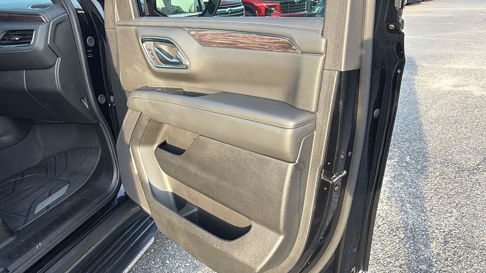 Used 2024 Chevrolet Tahoe LS w/ Driver Alert Package RWD image 17