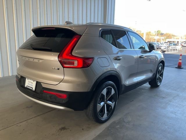 Used 2024 Volvo XC40 B5 Plus w/ Protection Package Premier image 23