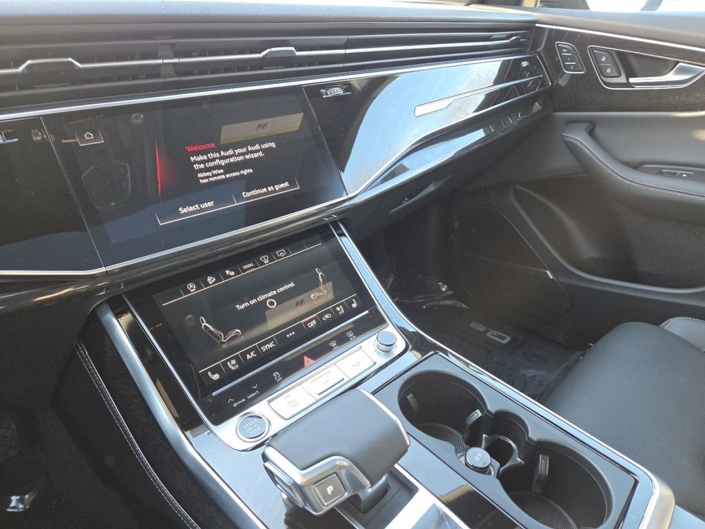 Used 2025 Audi Q8 Prestige image 37