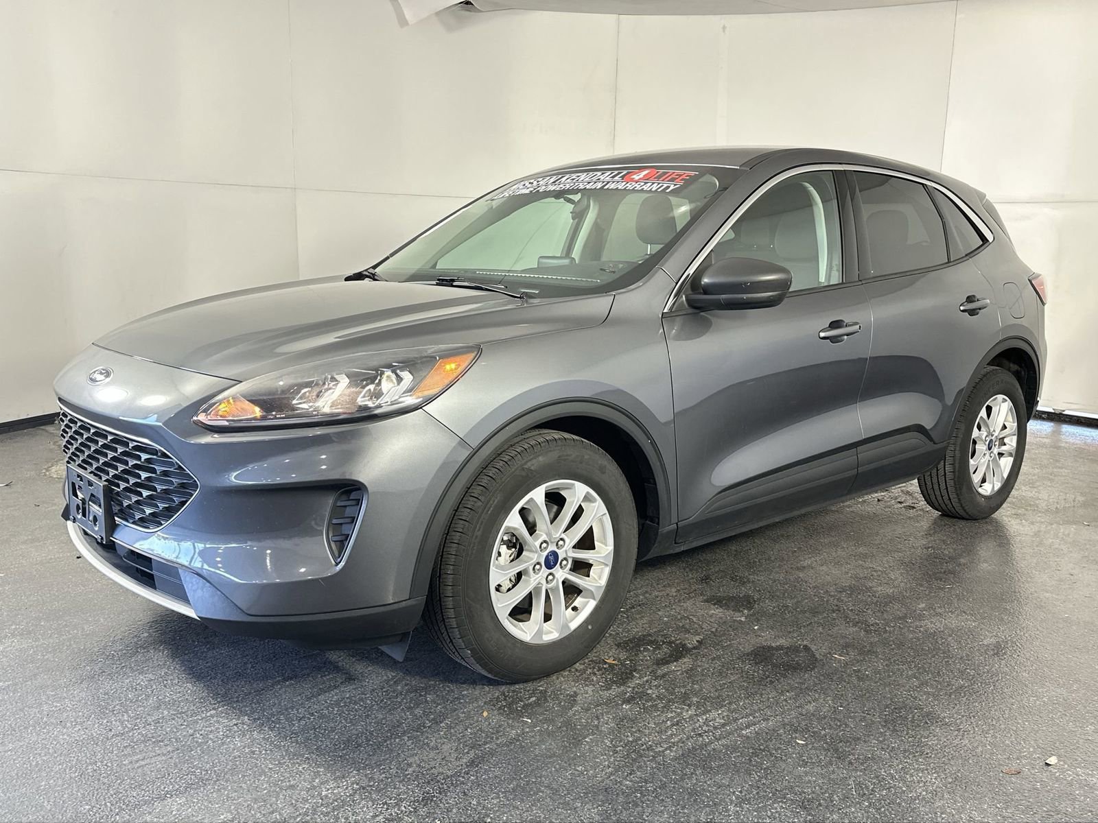 Used 2022 Ford Escape SE w/ Cold Weather Package image 4