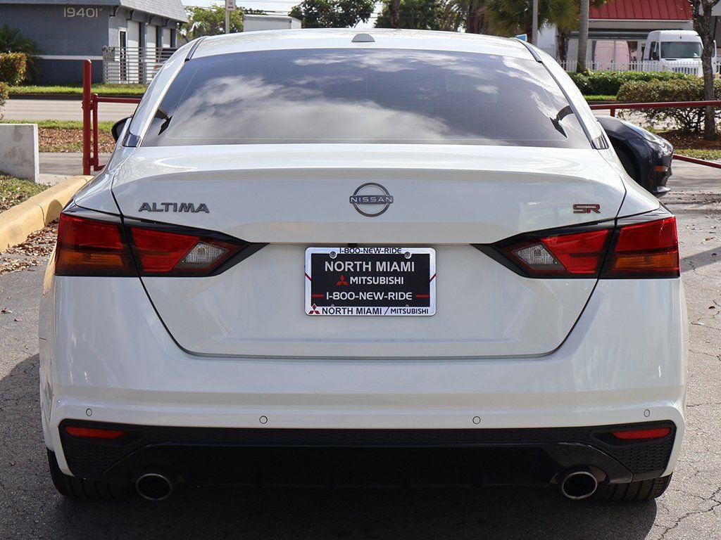 Used 2024 Nissan Altima 2.5 SR w/ SR Premium Package FWD image 10