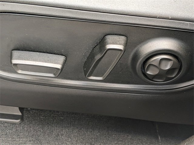 Used 2025 Jeep Grand Cherokee Laredo X image 17