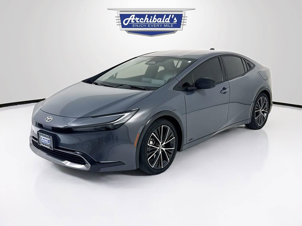 Used 2023 Toyota Prius XLE image 3