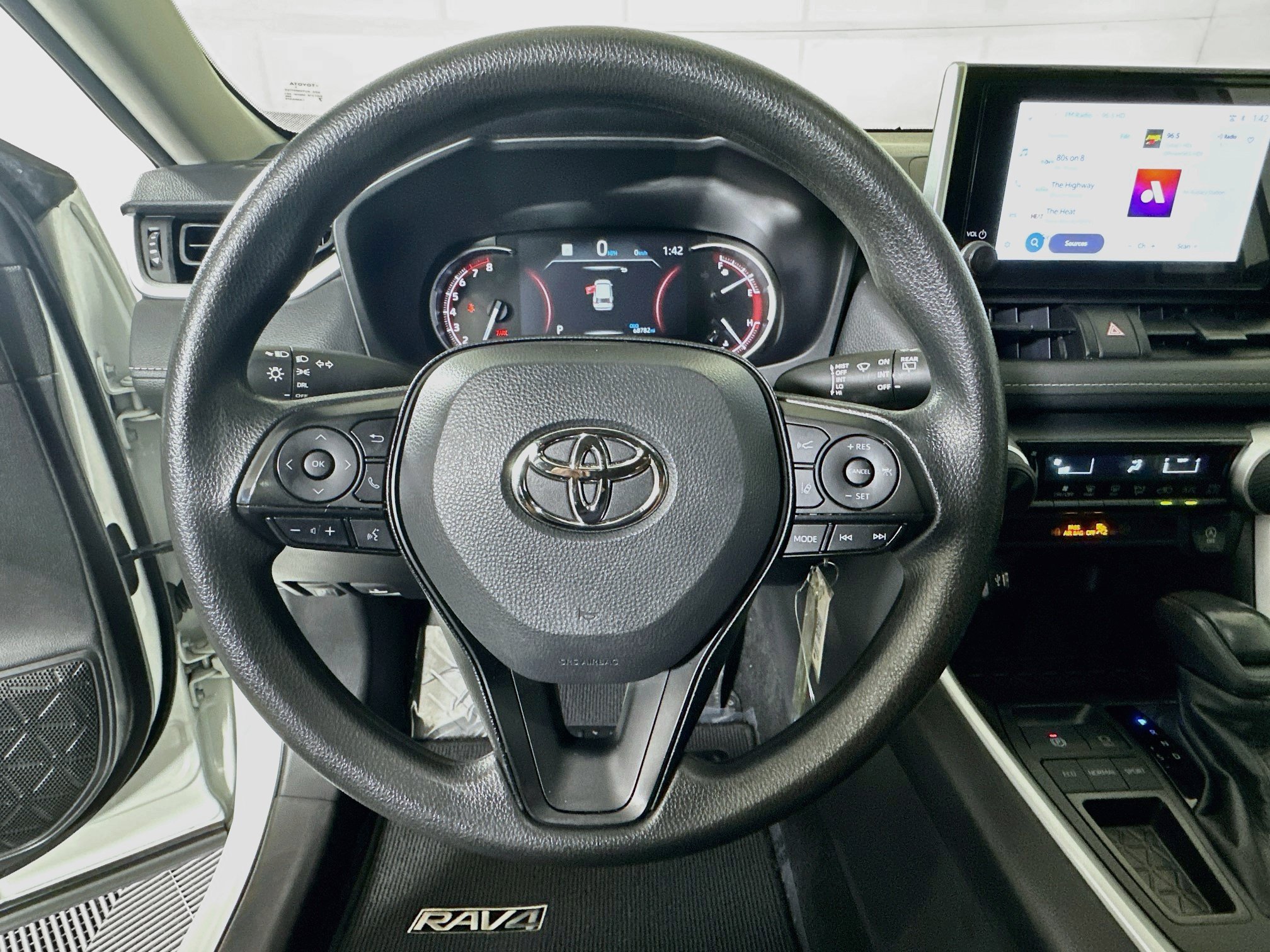 Certified 2025 Toyota RAV4 LE FWD image 15