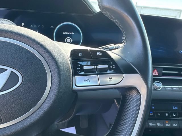 Used 2024 Hyundai Elantra Limited FWD image 17