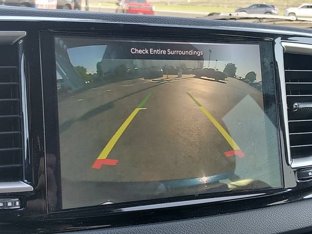 Used 2023 Chrysler Pacifica Touring-L FWD image 20