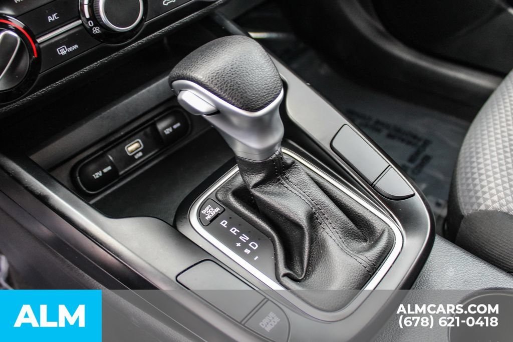 Used 2025 Kia Soul LX w/ LX Technology Package FWD image 34