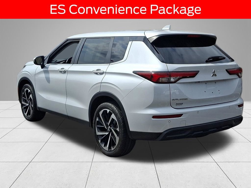 Used 2022 Mitsubishi Outlander ES AWD/4WD image 6
